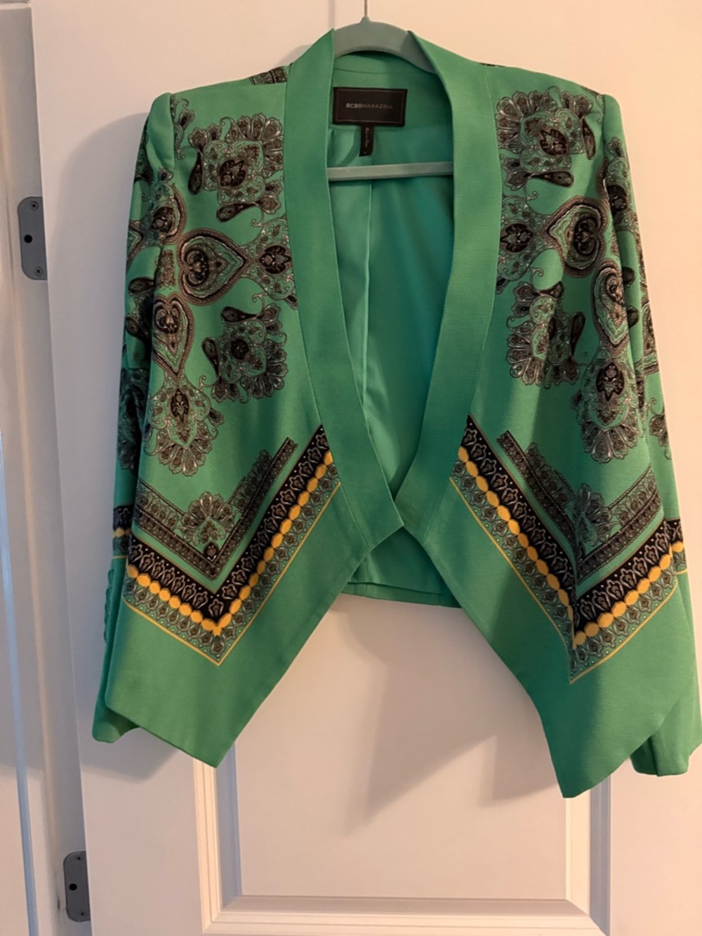BCBGMaxAzria Green Paisley-Print Cropped Open Blazer with Yellow Accents